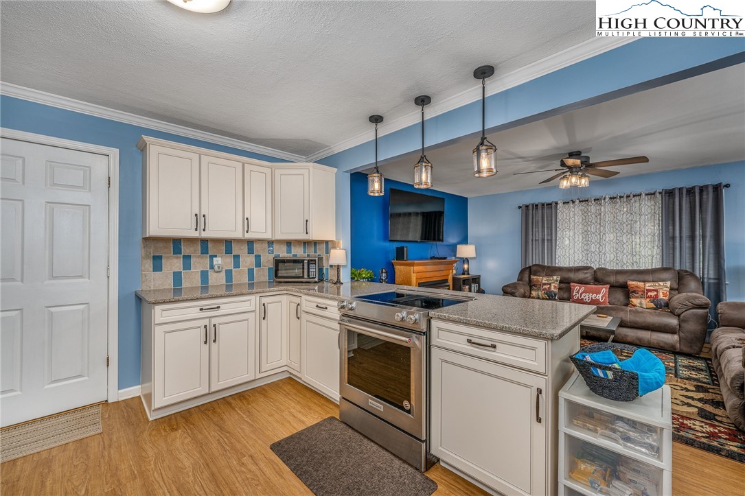 557 Waddell Road Mountain City, TN 37683 - Photo 30 of 48