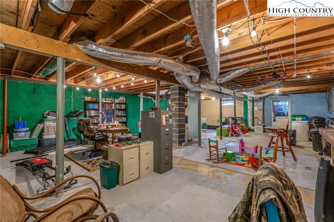 557 Waddell Road Mountain City, TN 37683 - Photo 37 of 48