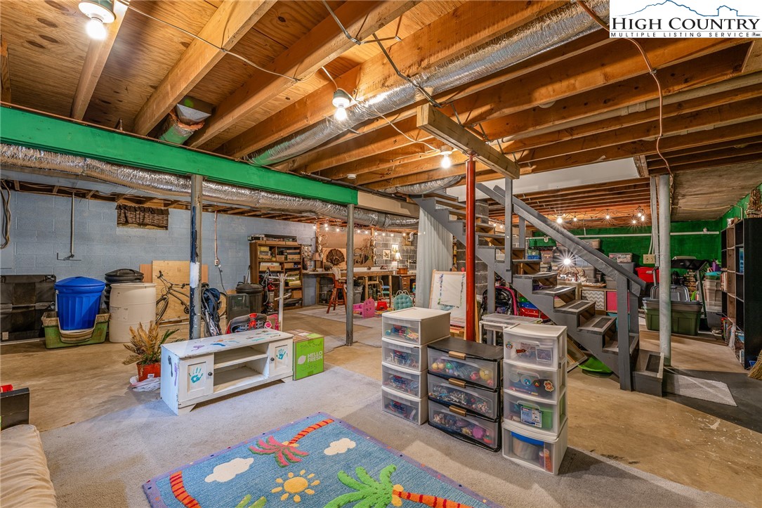 557 Waddell Road Mountain City, TN 37683 - Photo 41 of 48