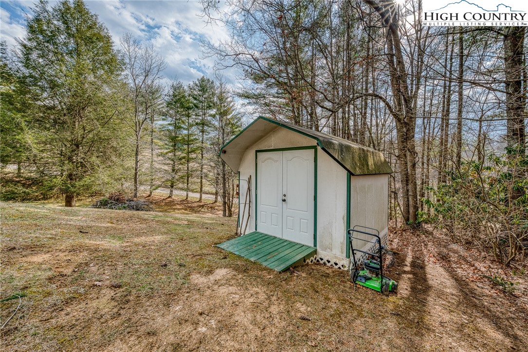 557 Waddell Road Mountain City, TN 37683 - Photo 46 of 48