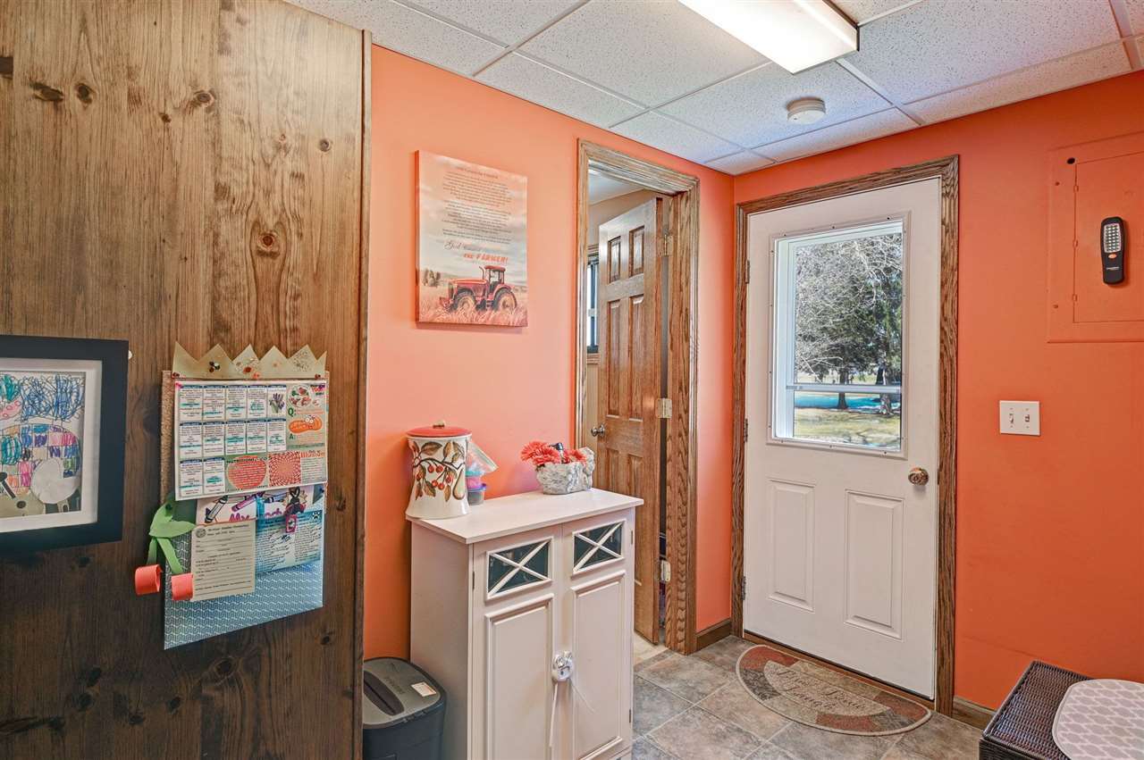 1535 East Parish Road Kawkawlin, MI 48631 - Photo 10 of 23