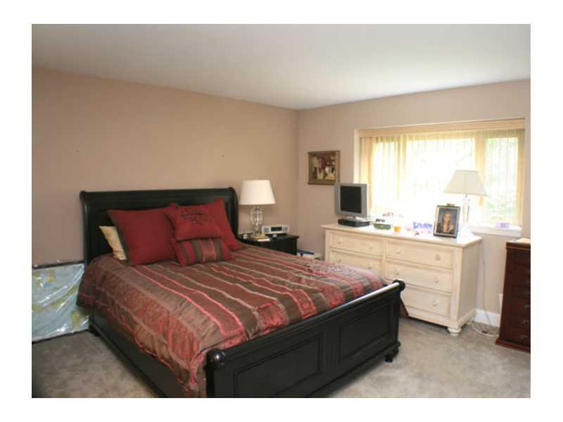 1610 Kenzie Road, Unit 1610 Pittsburgh, PA 15205 - Photo 11 of 16 Master Bedroom.