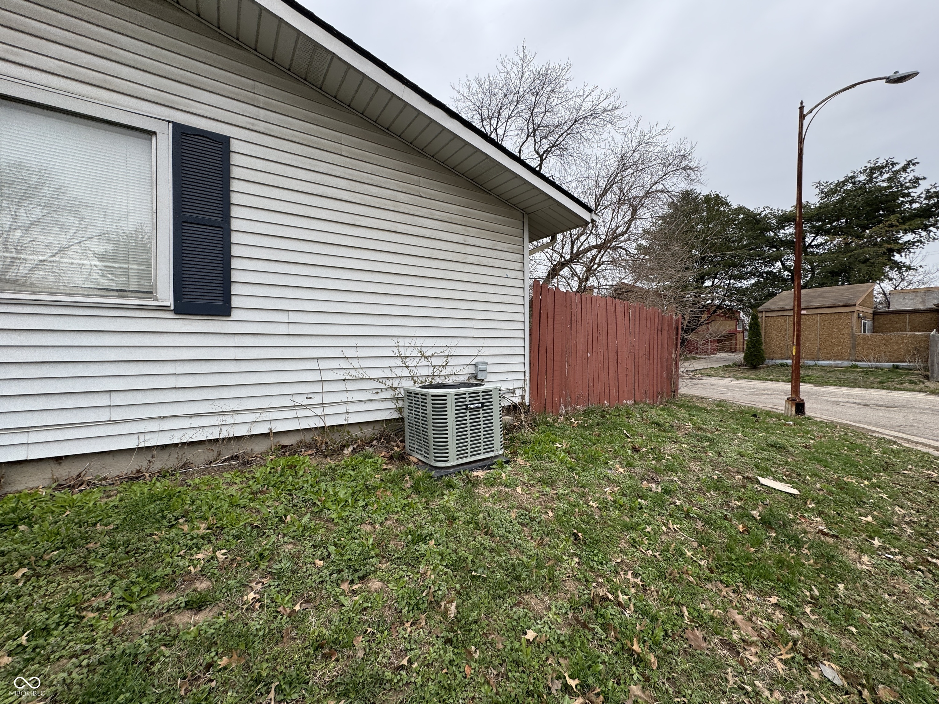 2322 Silver Maple Court Indianapolis, IN 46222 - Photo 15 of 16