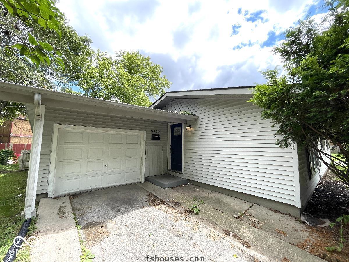 2322 Silver Maple Court Indianapolis, IN 46222 - Photo 3 of 16