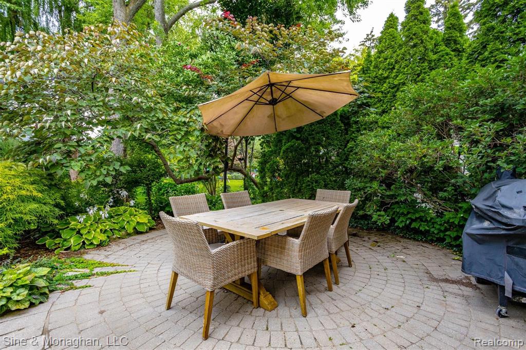 653 Middlesex Road Grosse Pointe Park, MI 48230 - Photo 8 of 54