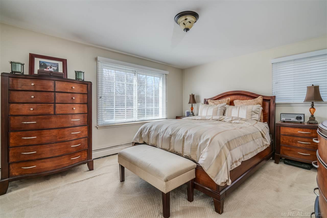 29360 Bermuda Lane Southfield, MI 48076 - Photo 23 of 38