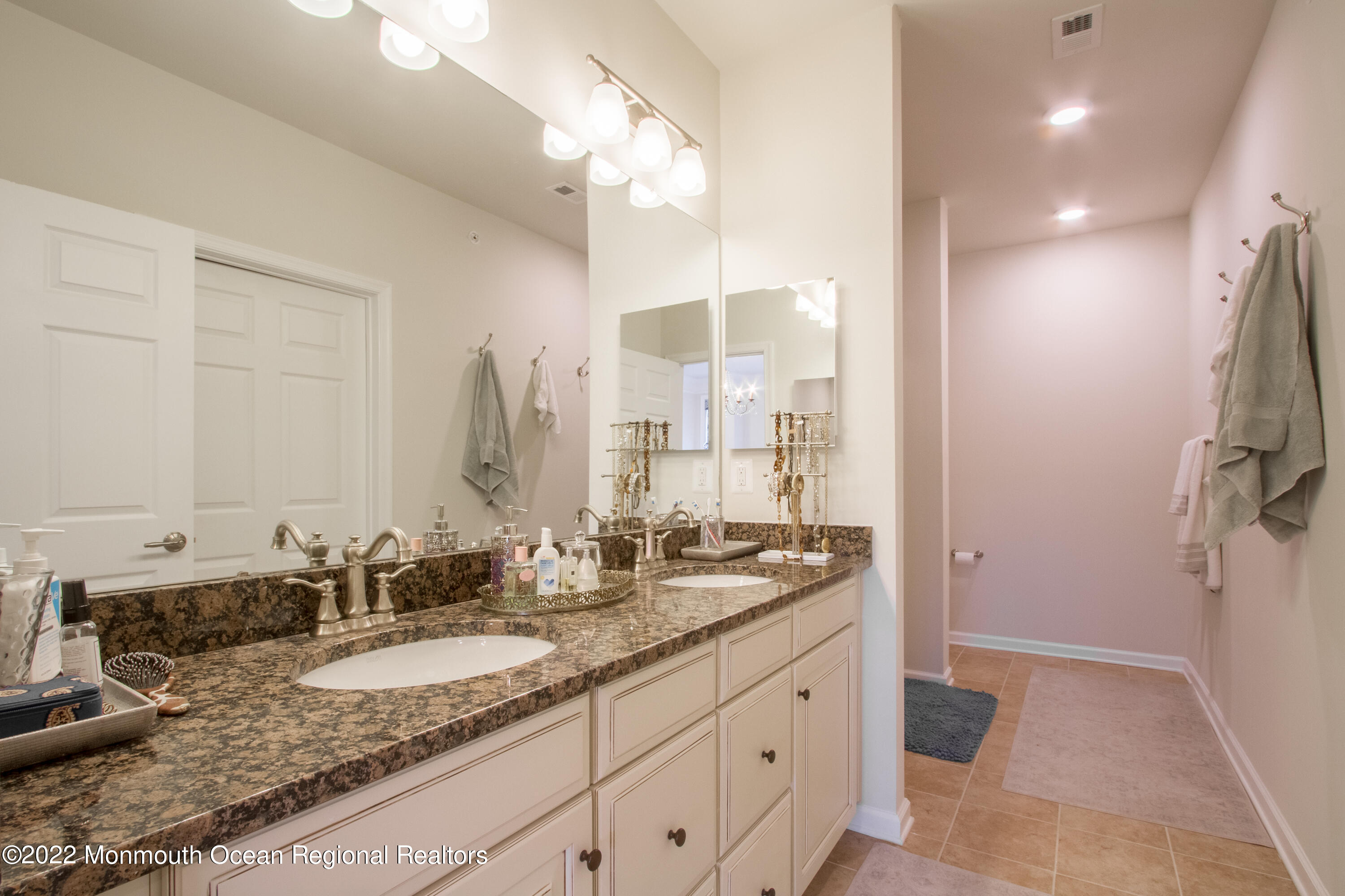 2201 River Road, Unit 4405 Point Pleasant, NJ 08742 - Photo 11 of 19 MASTER BATH