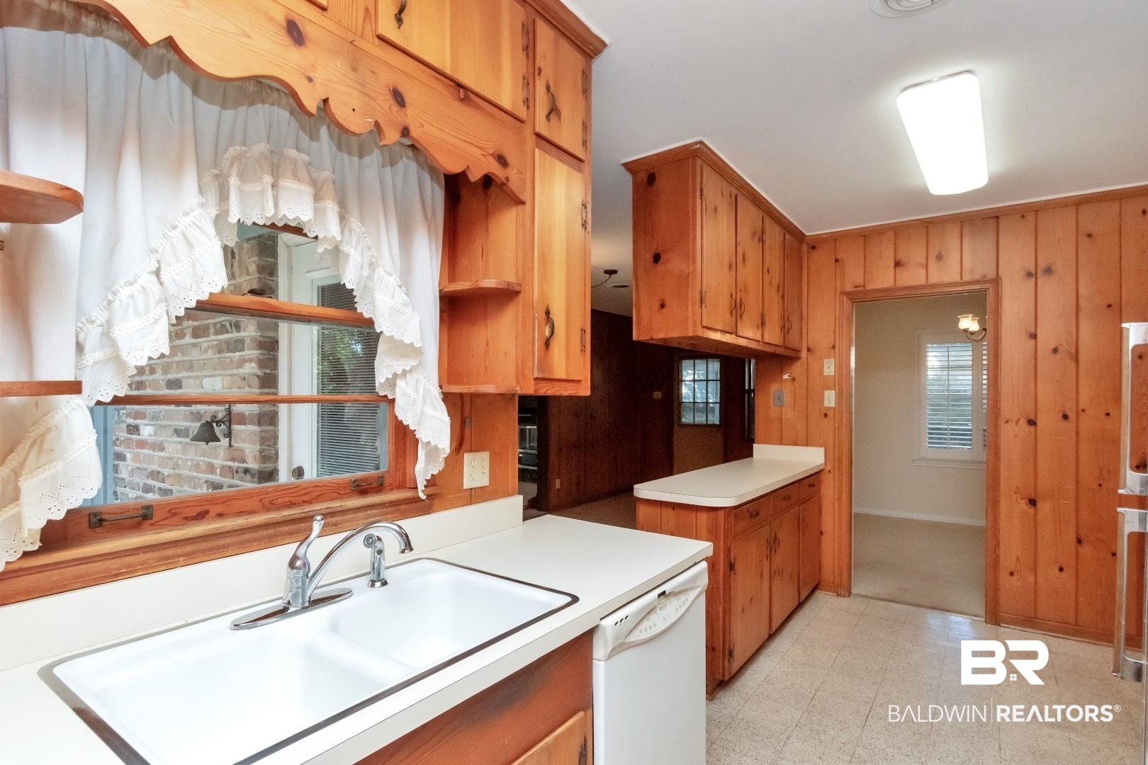 1502 Crestview Drive Mobile, AL 36693 - Photo 19 of 34