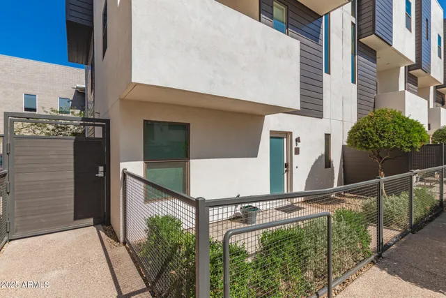 $630,000 | 325 East Coronado Road, Unit 10, Phoenix, AZ 85004