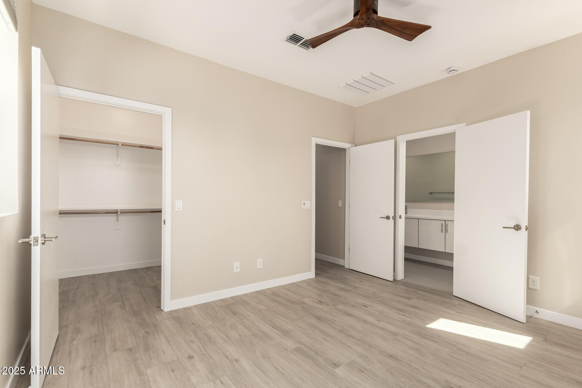 325 East Coronado Road, Unit 10 Phoenix, AZ 85004 - Photo 13 of 32 16 Coronado