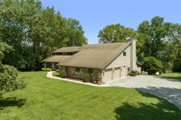 $1,325,808 | 218 Lake Meadow Drive, Gray, TN 37615