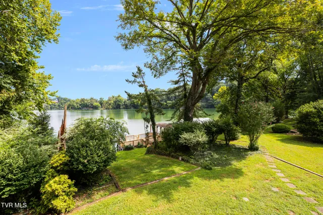 $1,325,808 | 218 Lake Meadow Drive, Gray, TN 37615