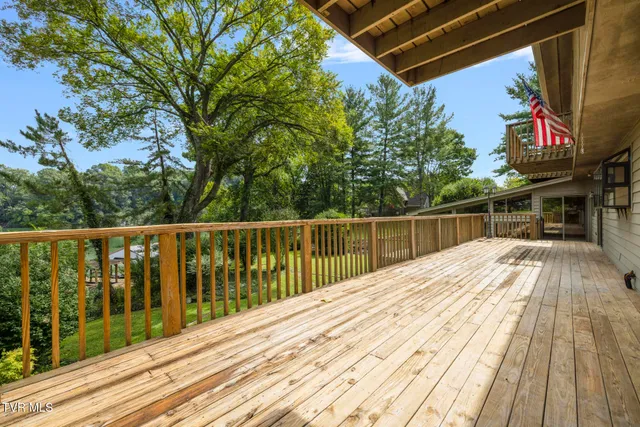 $1,325,808 | 218 Lake Meadow Drive, Gray, TN 37615