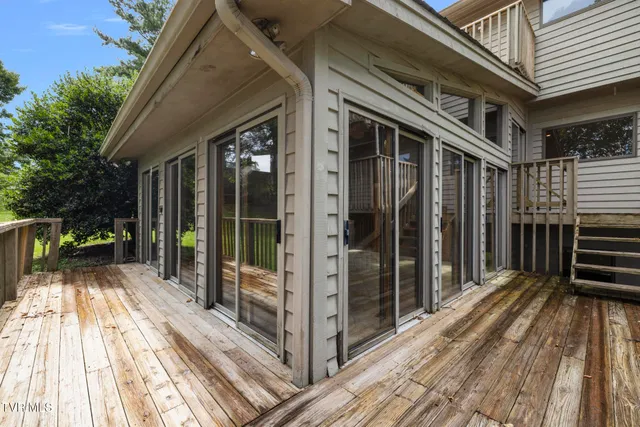 $1,325,808 | 218 Lake Meadow Drive, Gray, TN 37615