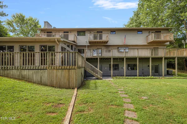 $1,325,808 | 218 Lake Meadow Drive, Gray, TN 37615