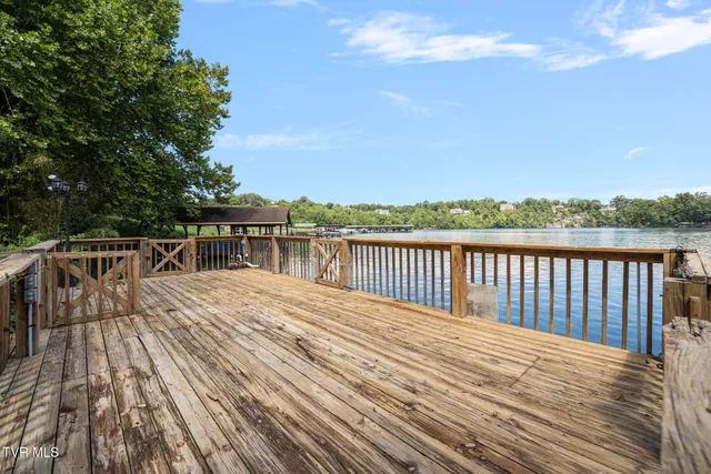 $1,325,808 | 218 Lake Meadow Drive, Gray, TN 37615