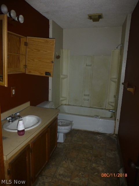 917 Fulton Road Northwest Canton, OH 44703 - Photo 8 of 12