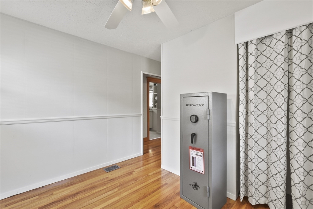 25 Robin Road Westborough, MA 01581 - Photo 17 of 42 Gallery Image 17