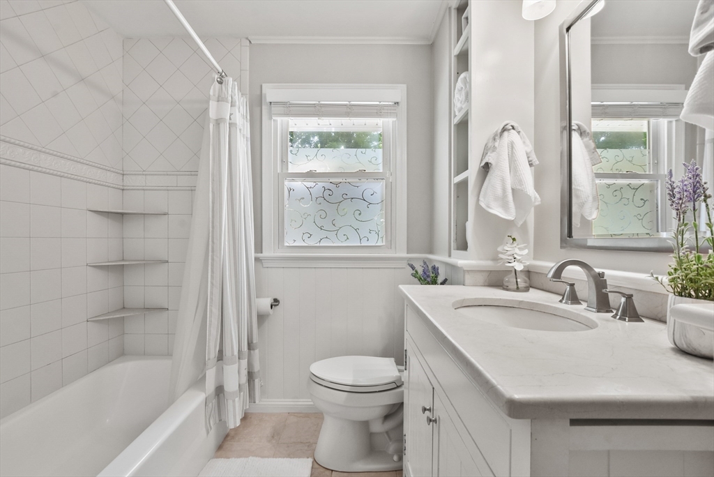 25 Robin Road Westborough, MA 01581 - Photo 18 of 42 Gallery Image 18