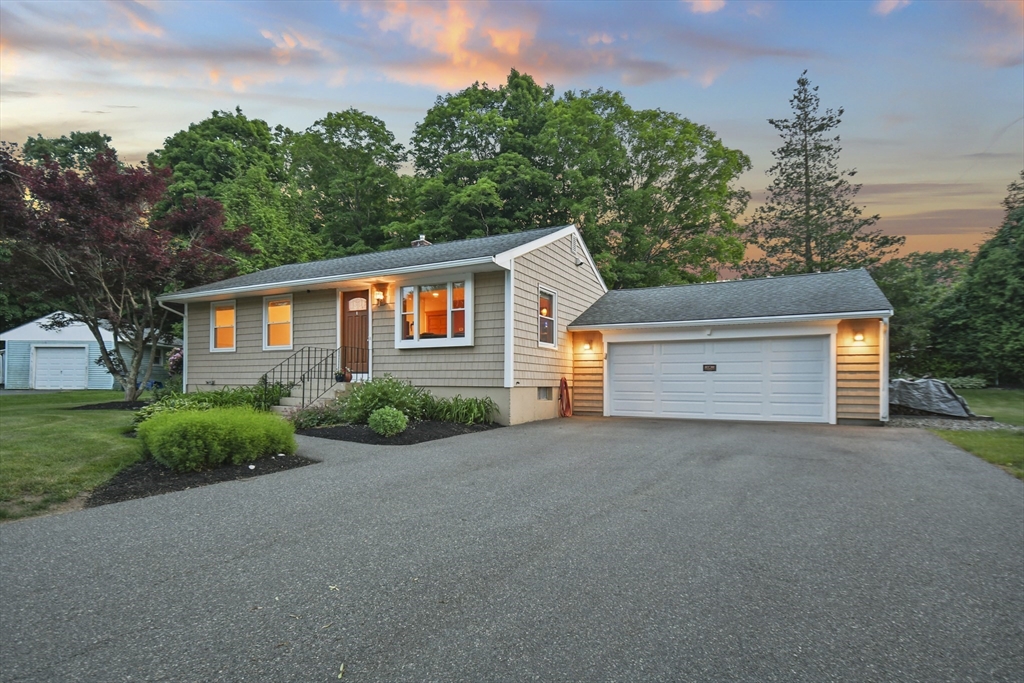 25 Robin Road Westborough, MA 01581 - Photo 2 of 42 Gallery Image 2