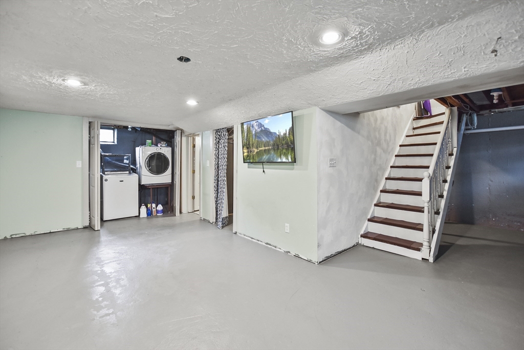 25 Robin Road Westborough, MA 01581 - Photo 23 of 42 Gallery Image 23
