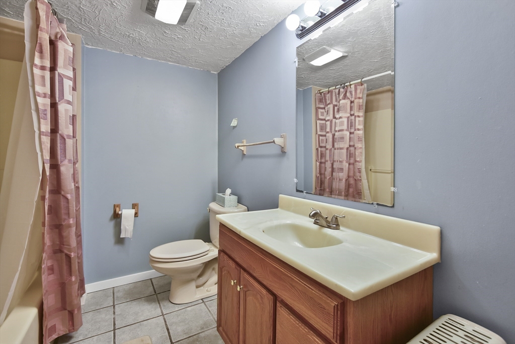 25 Robin Road Westborough, MA 01581 - Photo 24 of 42 Gallery Image 24
