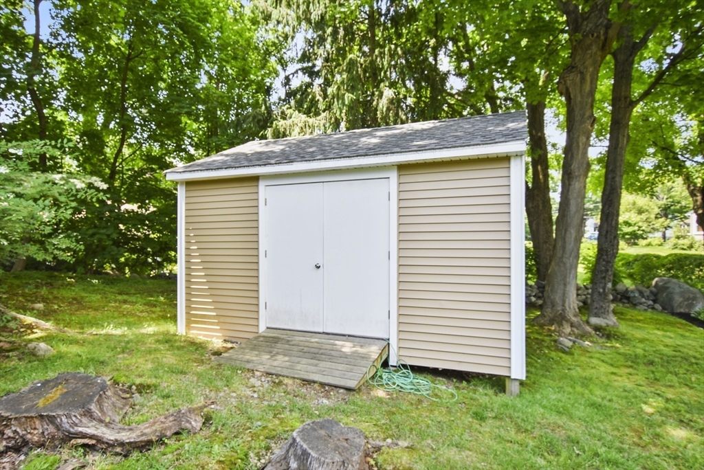 25 Robin Road Westborough, MA 01581 - Photo 27 of 42 Gallery Image 27