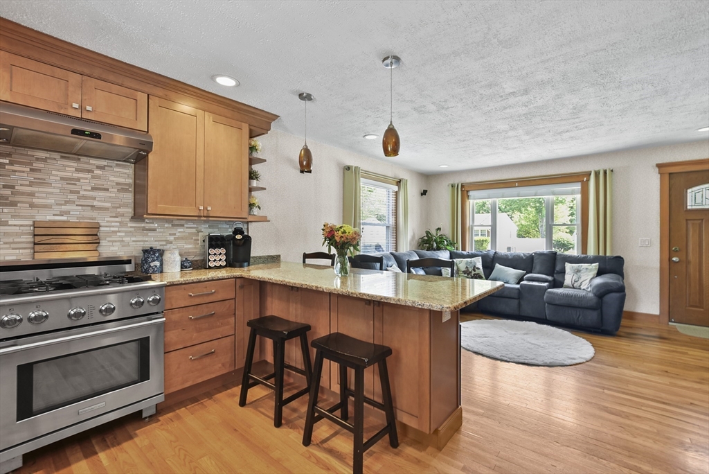 25 Robin Road Westborough, MA 01581 - Photo 7 of 42 Gallery Image 7