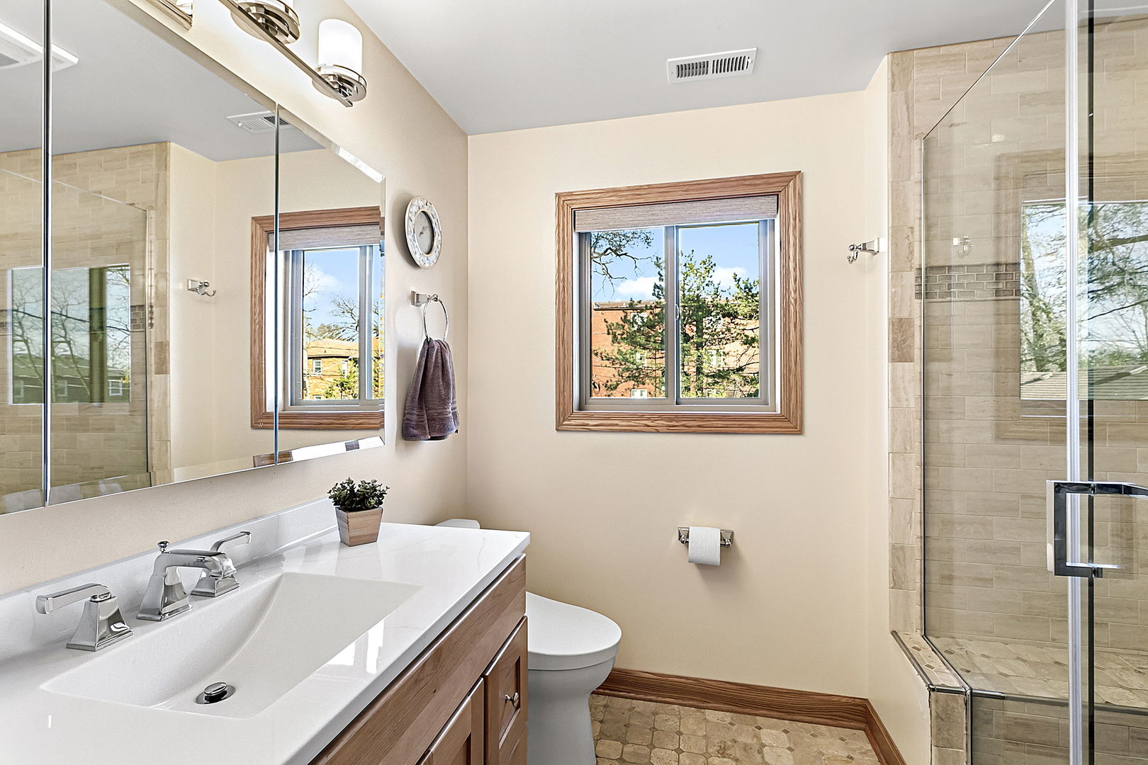 216 Waubansee Road Riverside, IL 60546 - Photo 15 of 37 Gallery Image 15