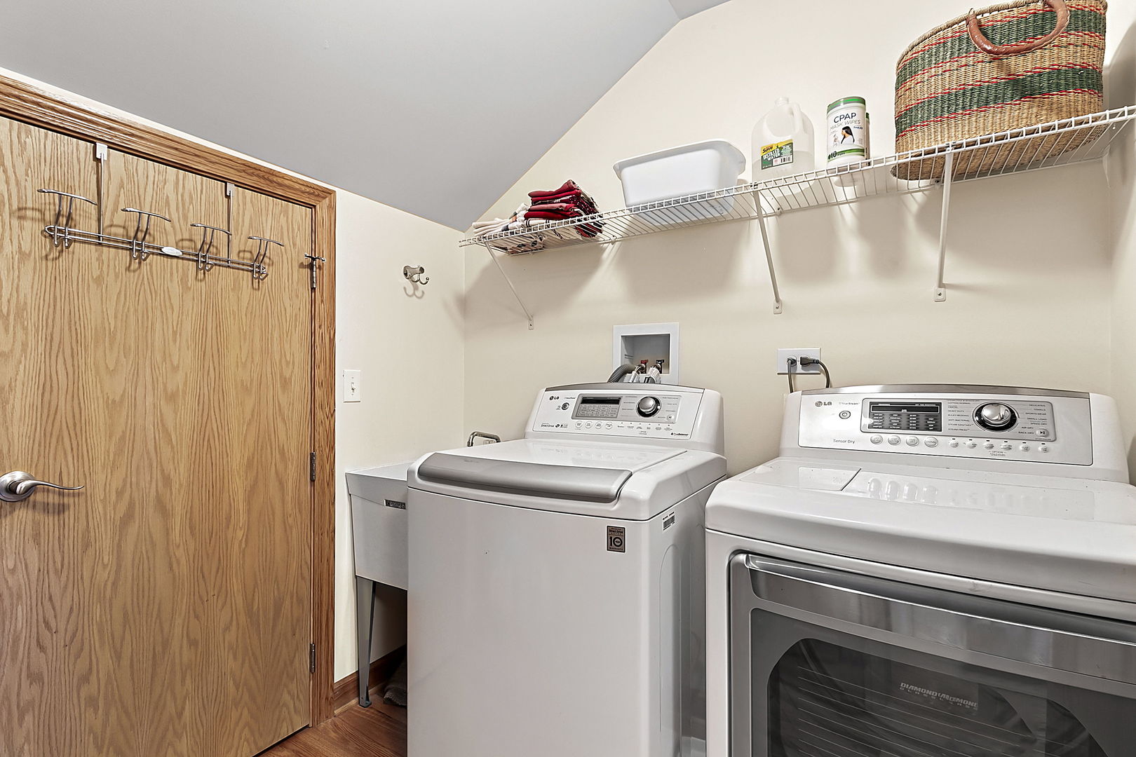 216 Waubansee Road Riverside, IL 60546 - Photo 17 of 37 Gallery Image 17