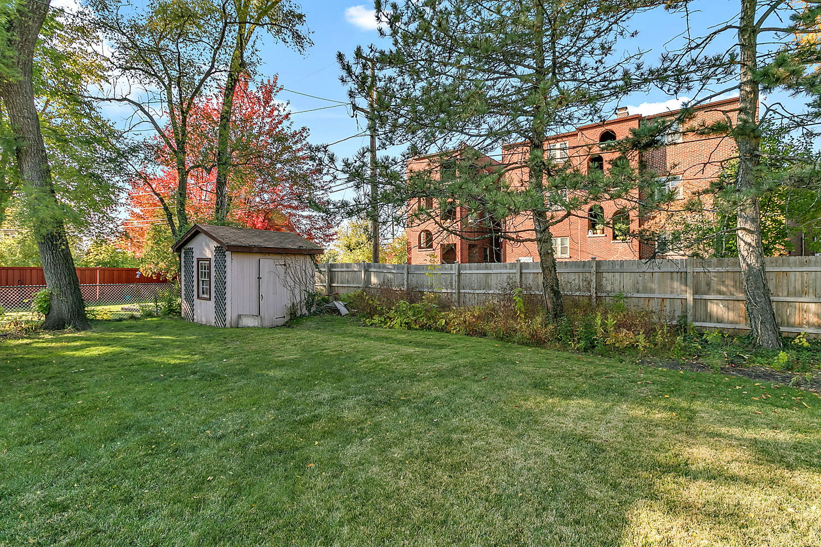 216 Waubansee Road Riverside, IL 60546 - Photo 20 of 37 Gallery Image 20