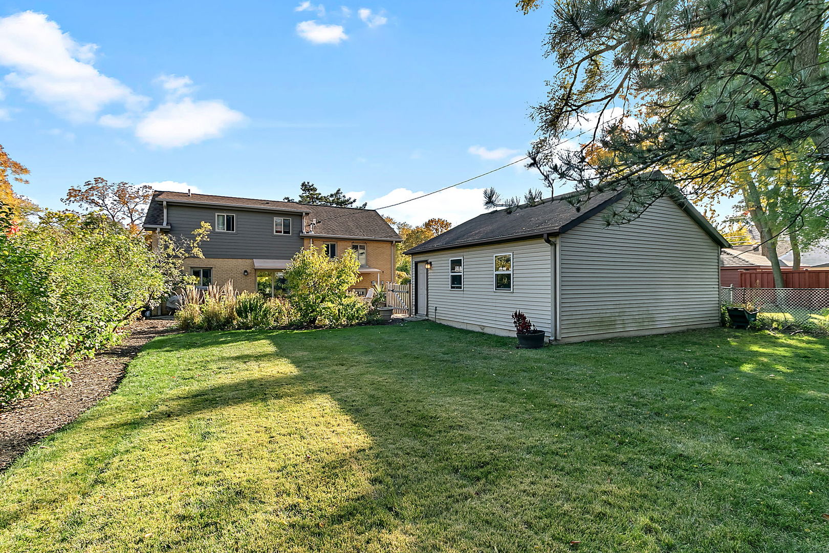 216 Waubansee Road Riverside, IL 60546 - Photo 21 of 37 Gallery Image 21