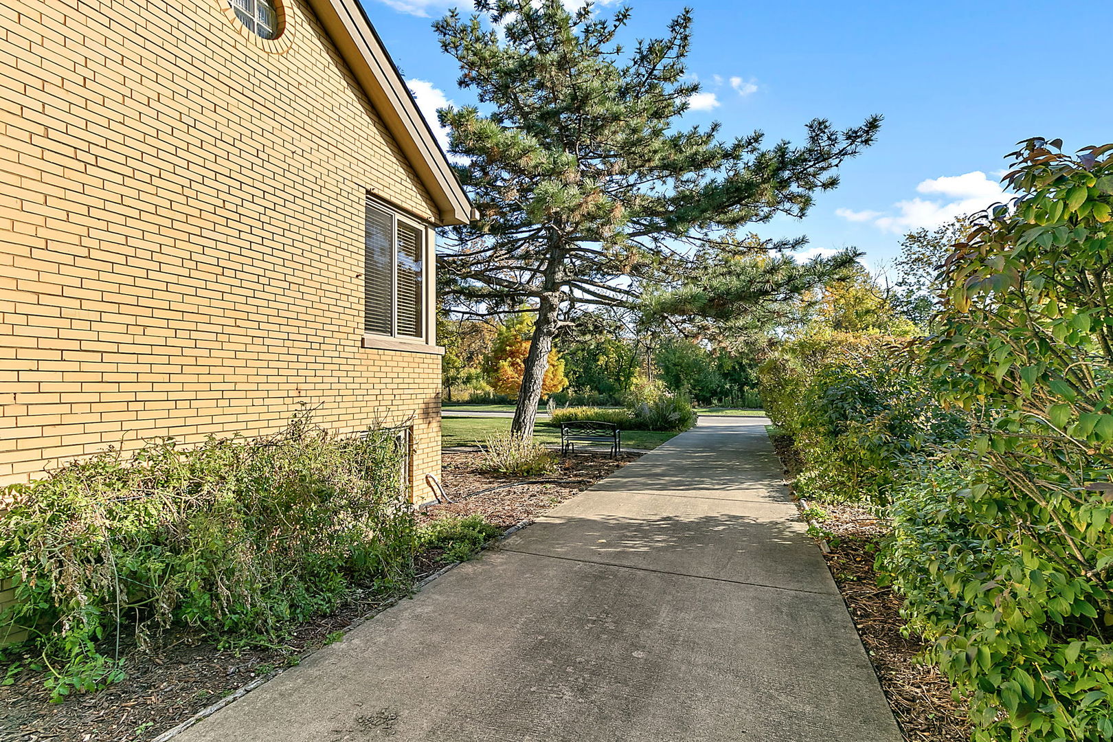 216 Waubansee Road Riverside, IL 60546 - Photo 23 of 37 Gallery Image 23