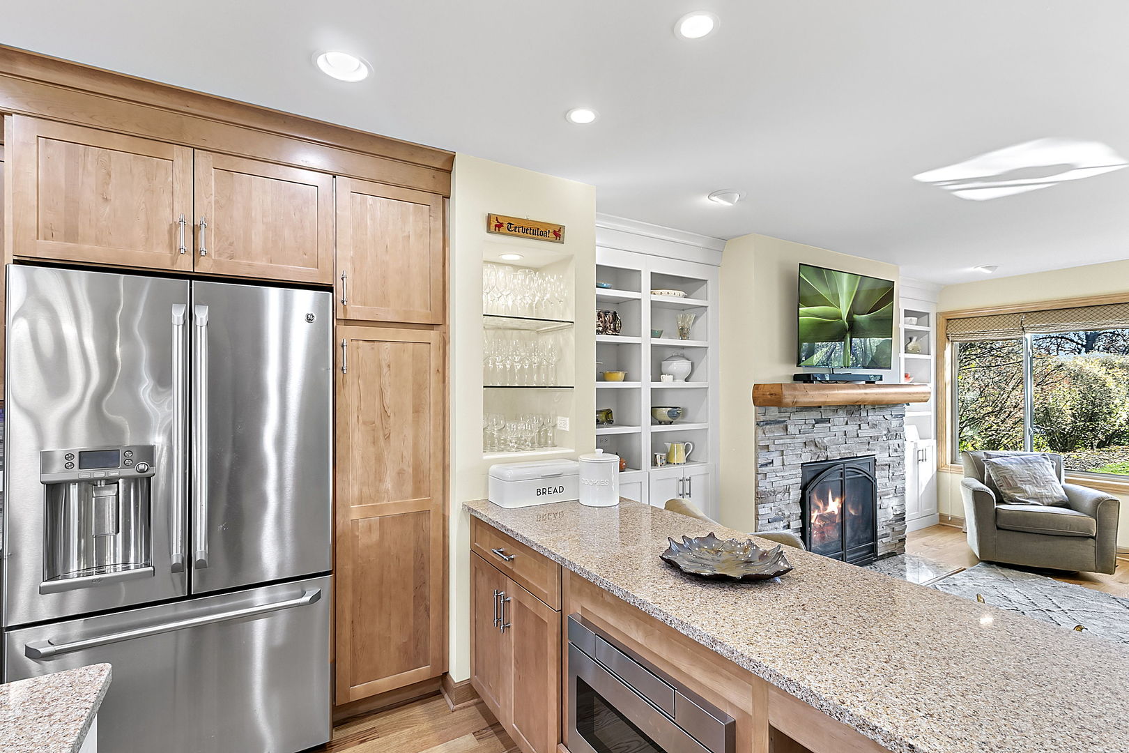 216 Waubansee Road Riverside, IL 60546 - Photo 8 of 37 Gallery Image 8