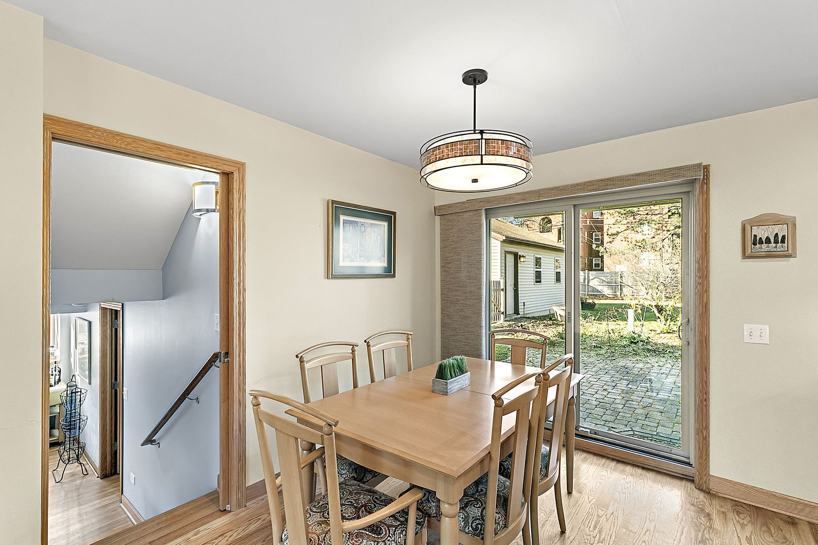 216 Waubansee Road Riverside, IL 60546 - Photo 9 of 37 Gallery Image 9