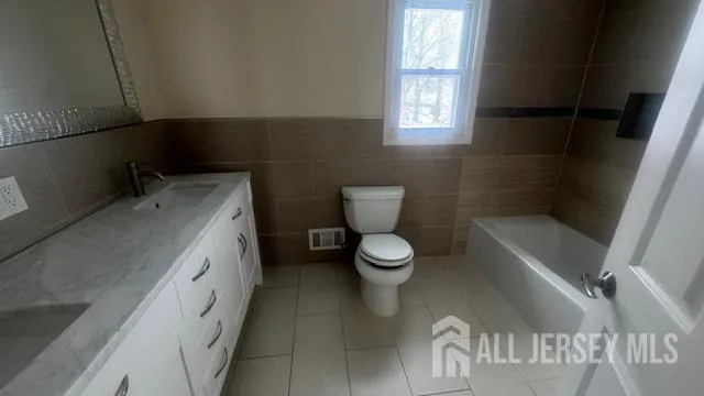 $4,000 | 966 Bergen Avenue, North Brunswick, NJ 08902