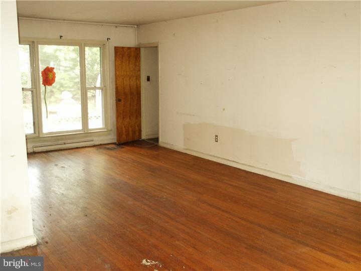415 Main Street Delran, NJ 08075 - Photo 4 of 9 Dining Room