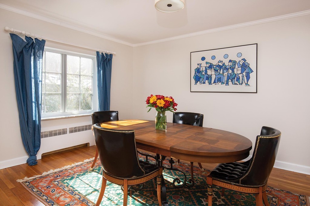 11 Gardner Road, Unit 1B Brookline, MA 02445 - Photo 3 of 8