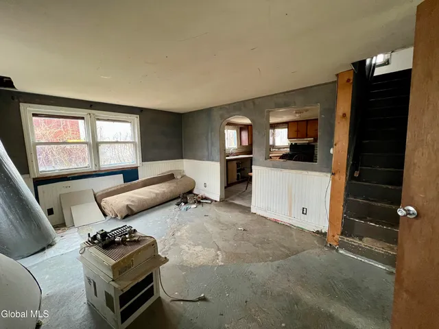 $99,900 | 43 New York Avenue, Rensselaer, NY 12144