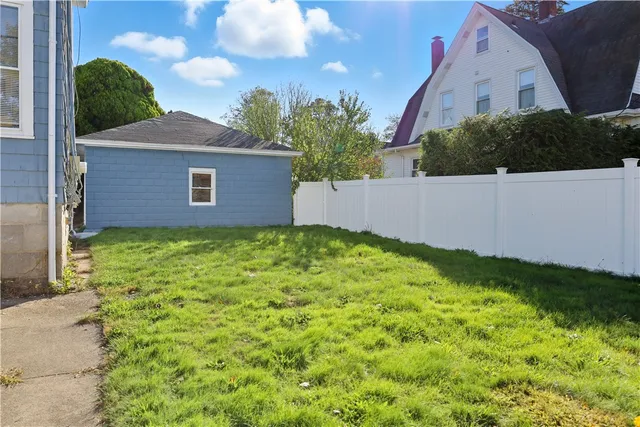 $2,500 | 57 School Street, Westerly, RI 02891