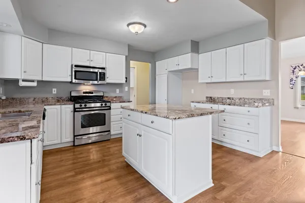 $479,900 | 144 Glen Abbey Drive, Rockford, IL 61107