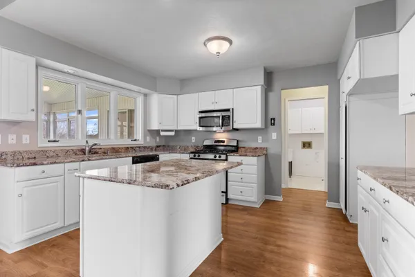 $479,900 | 144 Glen Abbey Drive, Rockford, IL 61107