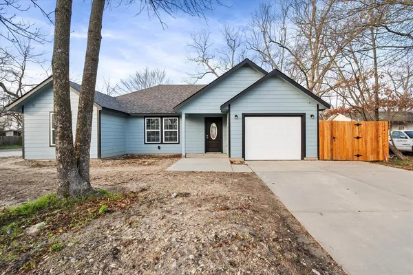 $235,000 | 401 North Goodman Avenue, Kerens, TX 75144