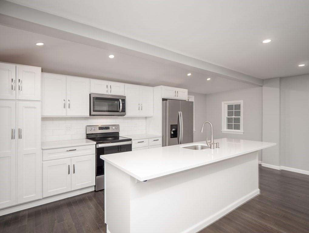 9 Pine Road Randolph, MA 02368 - Photo 3 of 37 Gallery Image 3