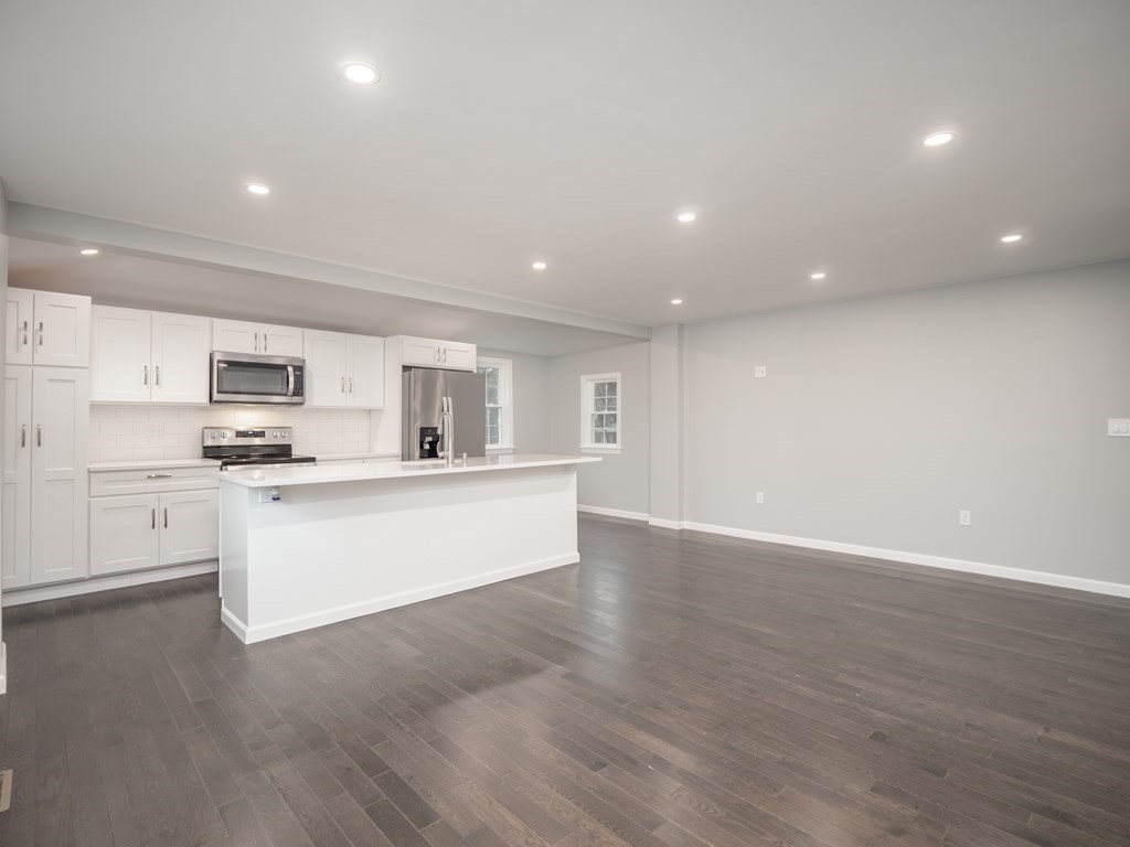 9 Pine Road Randolph, MA 02368 - Photo 5 of 37 Gallery Image 5