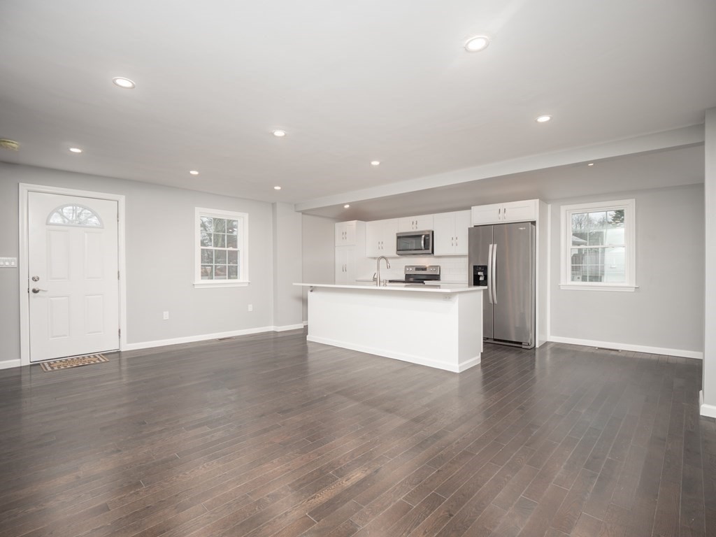 9 Pine Road Randolph, MA 02368 - Photo 6 of 37 Gallery Image 6