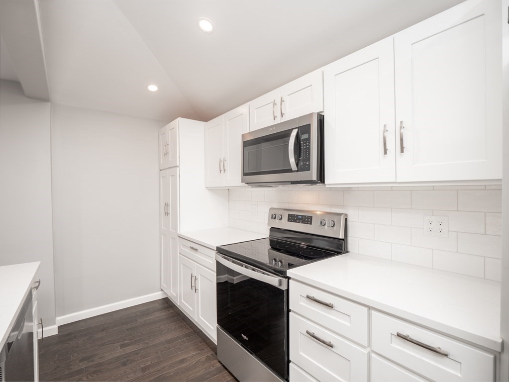 9 Pine Road Randolph, MA 02368 - Photo 9 of 37 Gallery Image 9