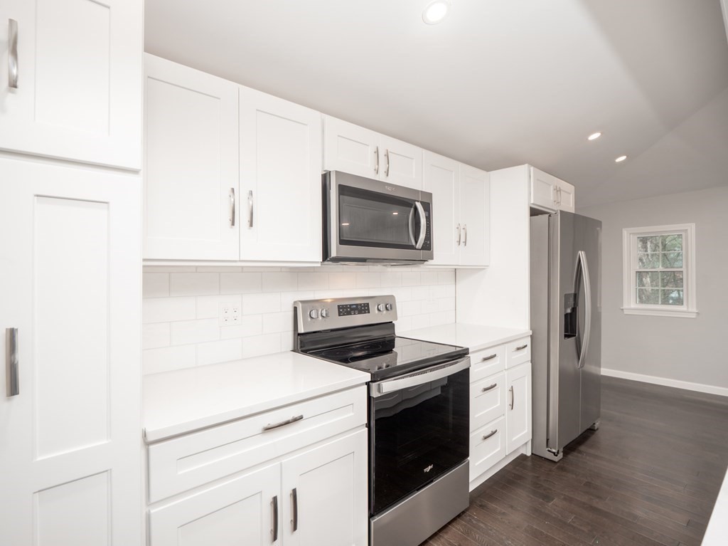 9 Pine Road Randolph, MA 02368 - Photo 10 of 37 Gallery Image 10