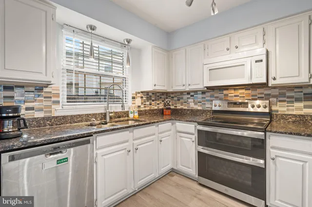 $3,000 | 10529 Reed's Landing Circle, Burke, VA 22015