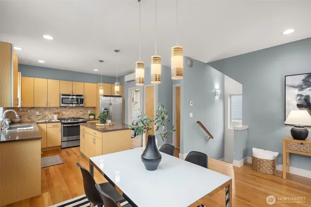 $1,000,000 | 1550 Northwest 60th Street, Seattle, WA 98107